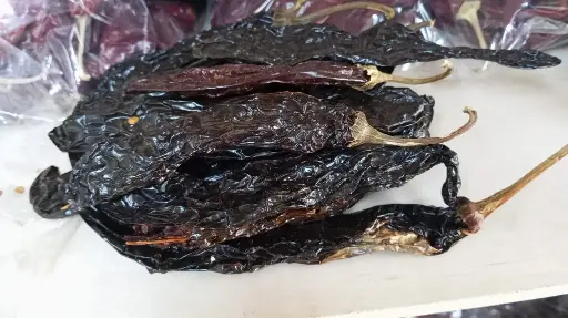 [0] Pasilla Larga